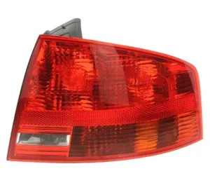 1335880E Lampa tył prawa AUDI A4 (B7) 11.04-03.08 1335880E